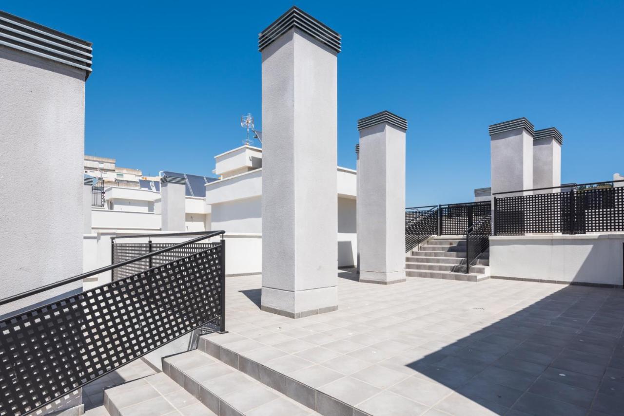 Ferienwohnung Atico Con Terraza Ac 1Hab En El Centro Y Piscina Comunitaria Málaga Exterior foto