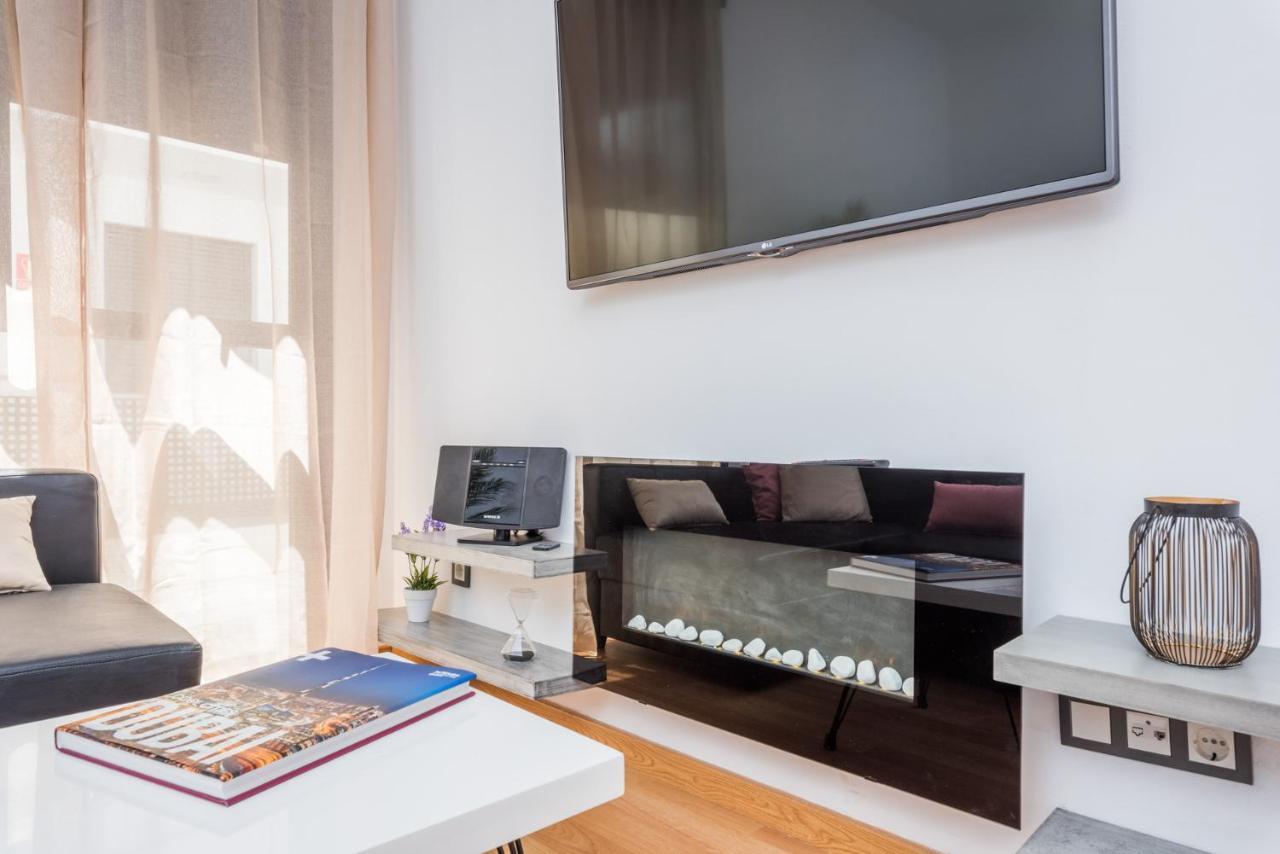 Ferienwohnung Atico Con Terraza Ac 1Hab En El Centro Y Piscina Comunitaria Málaga Exterior foto
