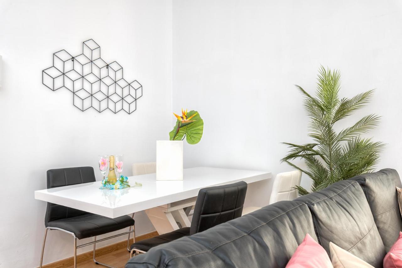 Ferienwohnung Atico Con Terraza Ac 1Hab En El Centro Y Piscina Comunitaria Málaga Exterior foto