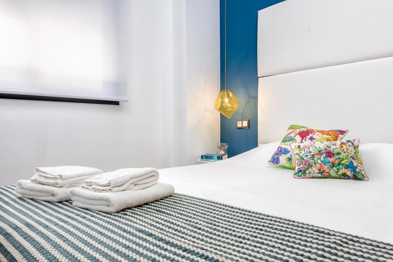 Ferienwohnung Atico Con Terraza Ac 1Hab En El Centro Y Piscina Comunitaria Málaga Exterior foto